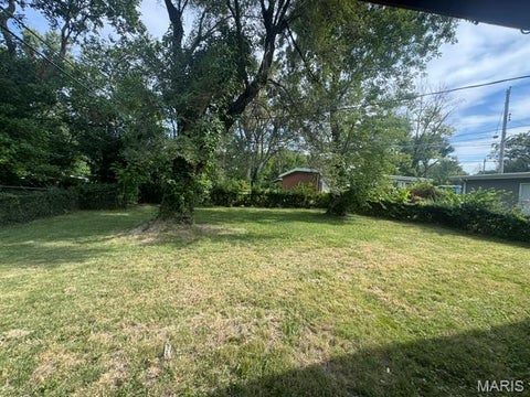 Tiny photo for 8351 Graybirch Drive, Berkeley, MO 63134 (MLS # 26058934)