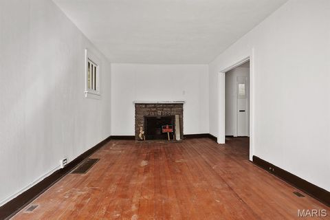 Tiny photo for 404 W Kirkham Avenue, Webster Groves, MO 63119 (MLS # 26014997)