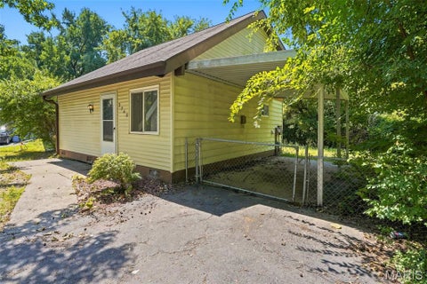 Tiny photo for 2745 Grants Pkwy PKWY, Florissant, MO 63031 (MLS # 26055389)