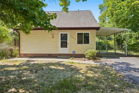 Photo of 2745 Grants Pkwy PKWY, Florissant, MO 63031 (MLS # 26055389)