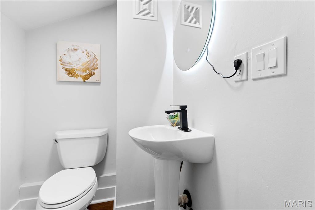 Granite City, Illinois 62040, United States, 3 Bedrooms Bedrooms, ,2 BathroomsBathrooms,Residential,Active,123260