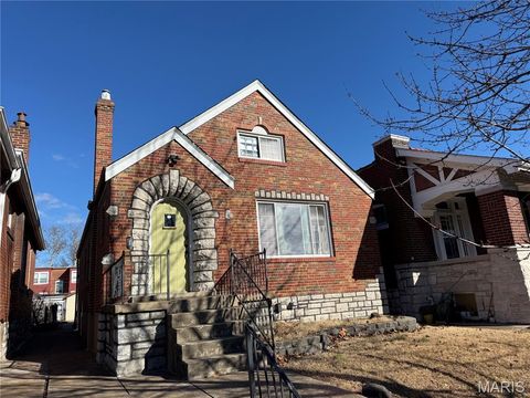Photo of 4939 Lisette Avenue, St Louis, MO 63109 (MLS # 26002617)