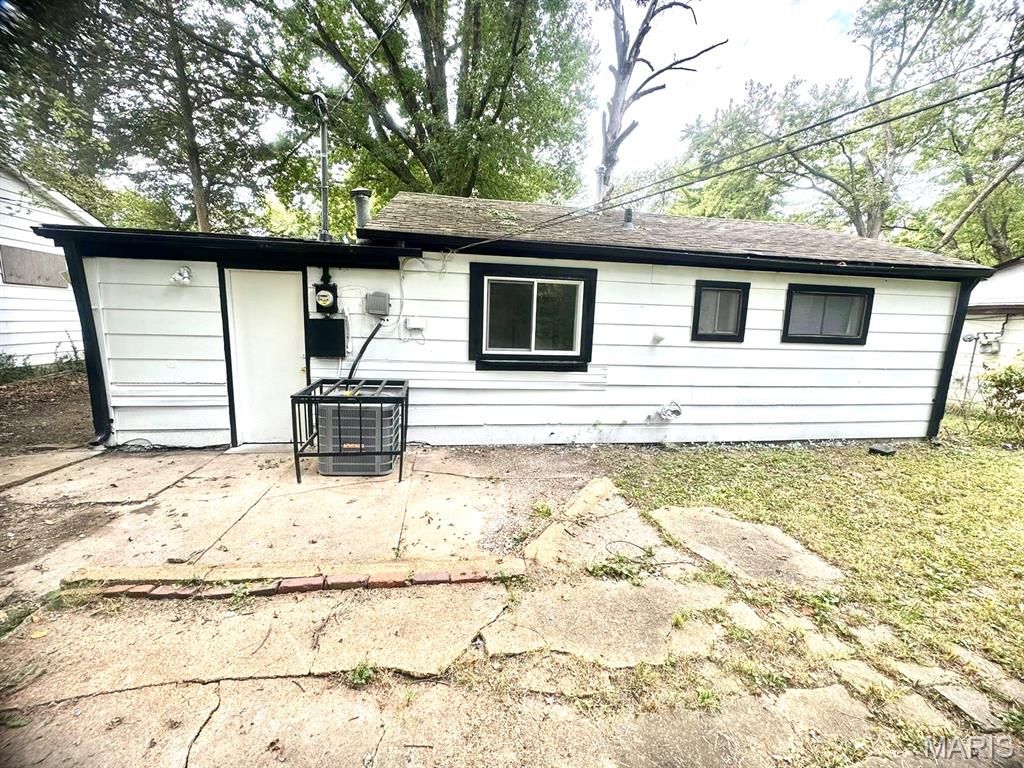 Photo of 10132 Duke Drive, St Louis, MO 63136 (MLS # 26008026)