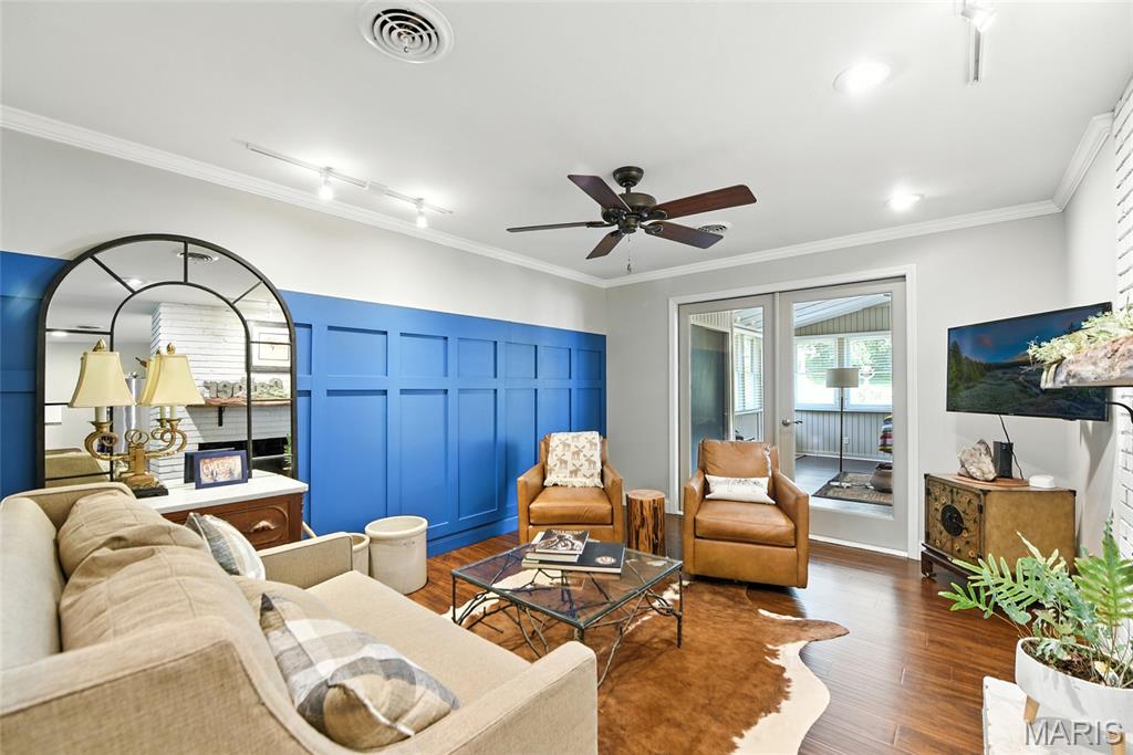 110 Old Oaks Drive