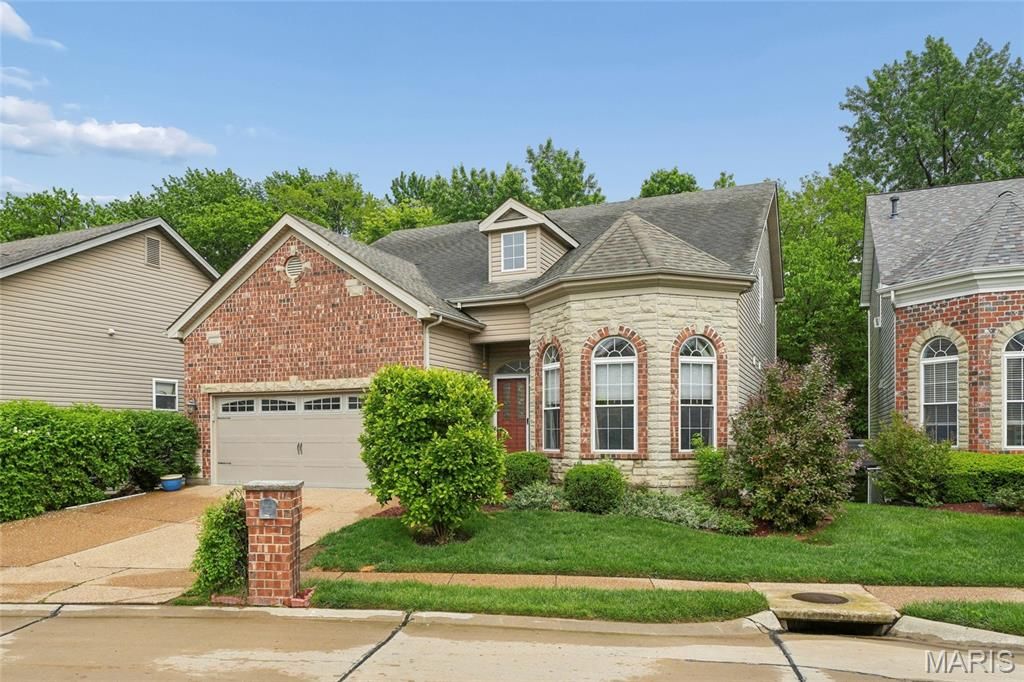 Photo of 139 Blue Water Drive, St Peters, MO 63366 (MLS # 26013387)