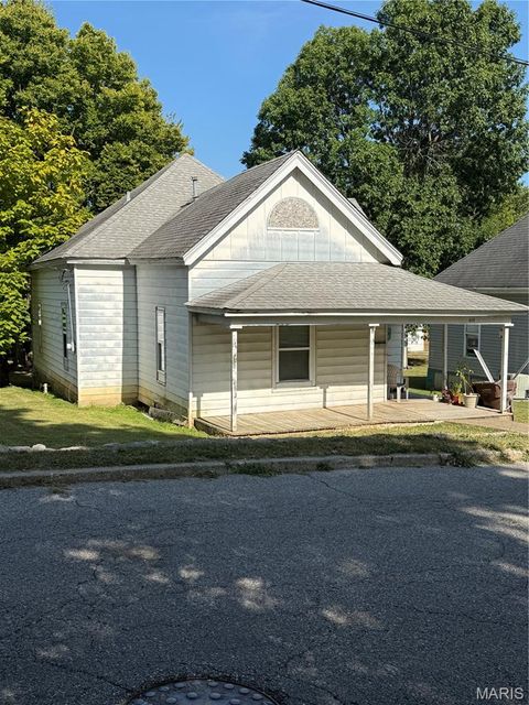 Tiny photo for 410 N 5th Street, Elsberry, MO 63343 (MLS # 25062344)