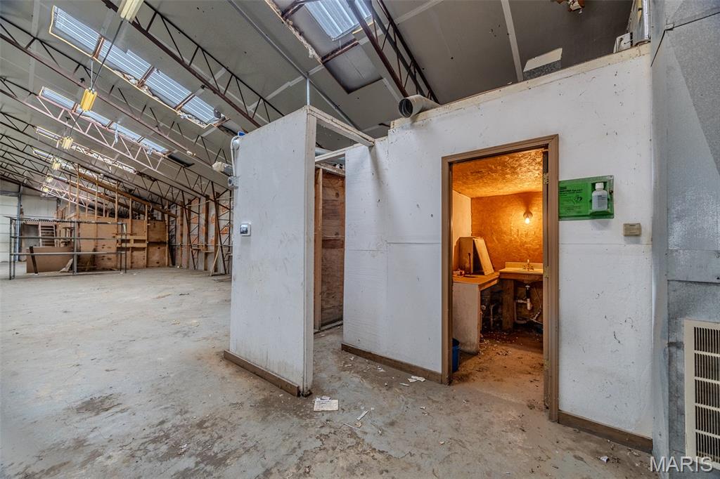 none - Commercial Sale