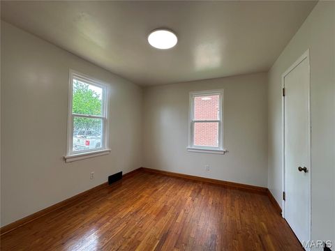 Tiny photo for 302 Cherry Avenue, Owensville, MO 65066 (MLS # 26031193)