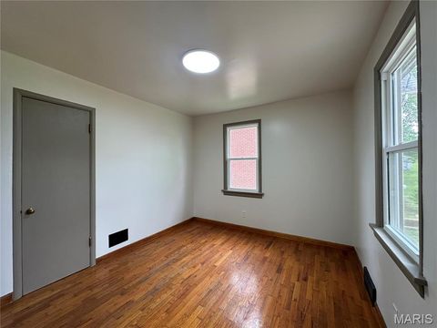 Tiny photo for 302 Cherry Avenue, Owensville, MO 65066 (MLS # 26031193)