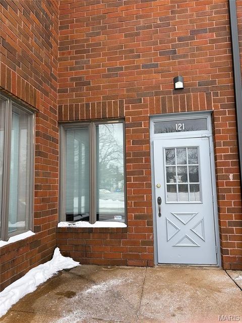 Photo of 121 Hilltown Village Center #B, Chesterfield, MO 63017 (MLS # 26008926)