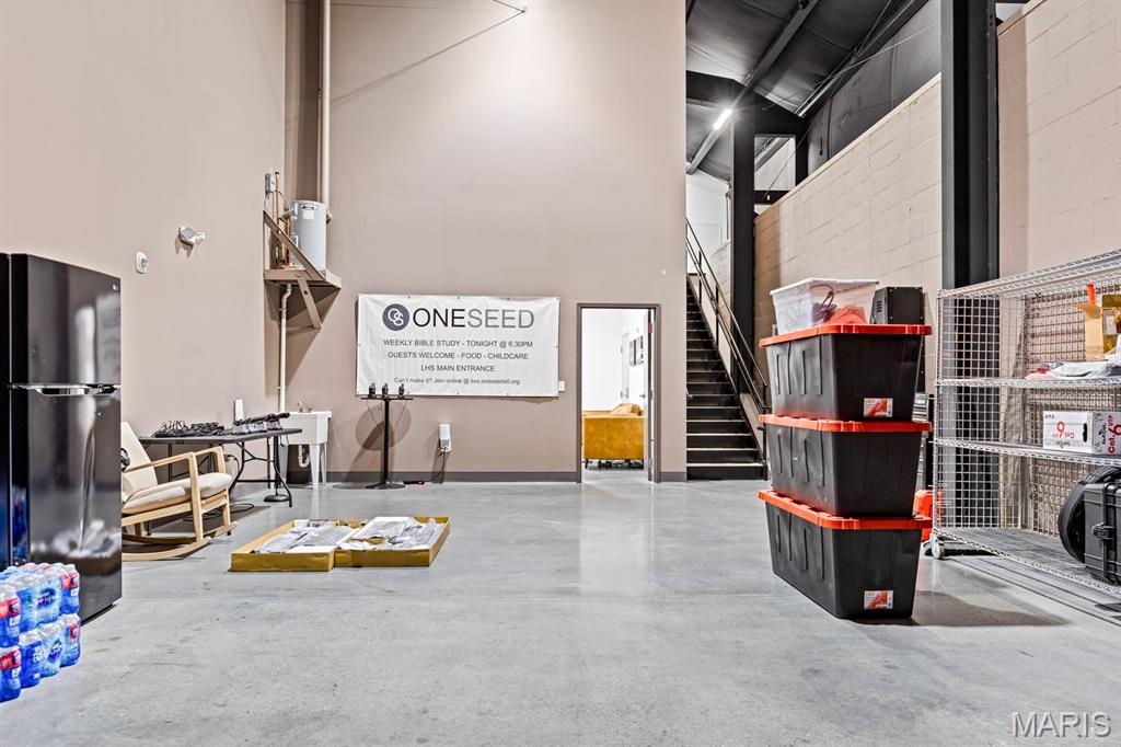 Country Side Carpets At Crossings - Commercial Lease