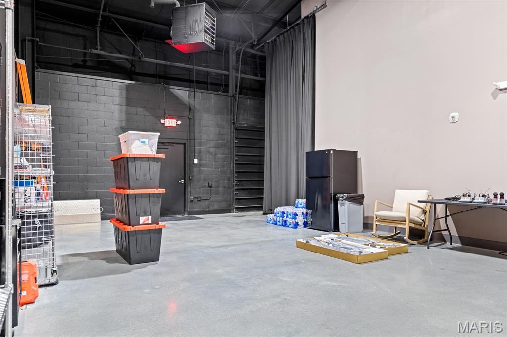 Country Side Carpets At Crossings - Commercial Lease