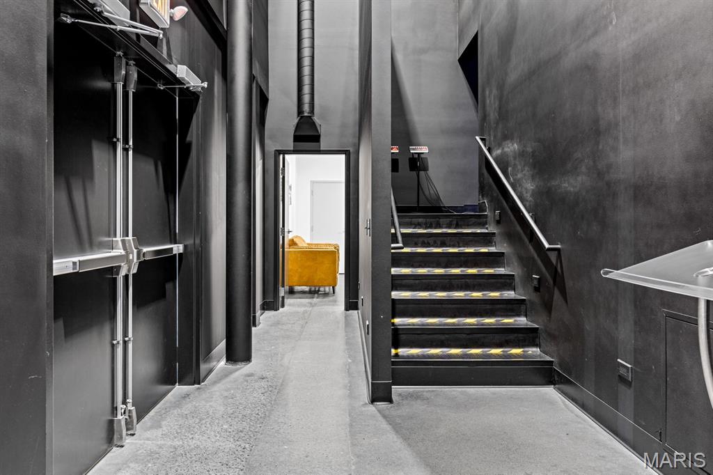 Country Side Carpets At Crossings - Commercial Lease