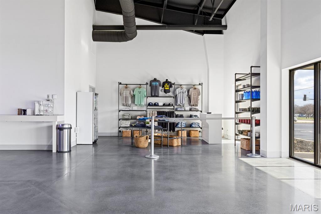 Country Side Carpets At Crossings - Commercial Lease