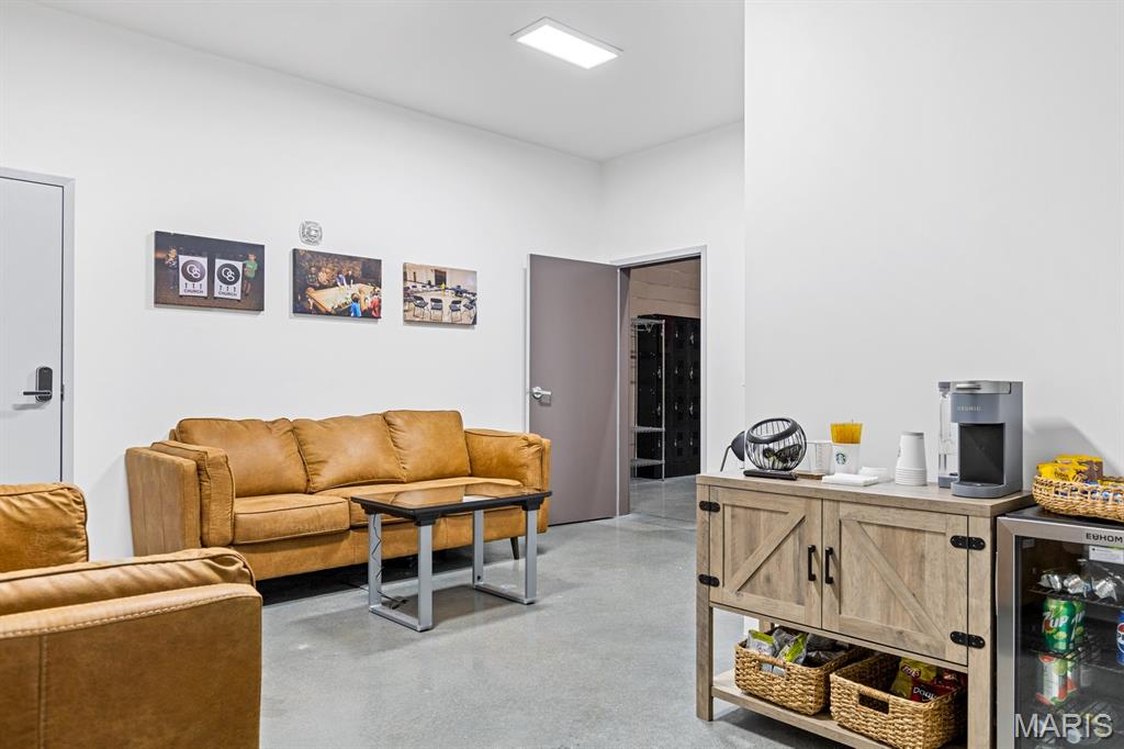 Country Side Carpets At Crossings - Commercial Lease