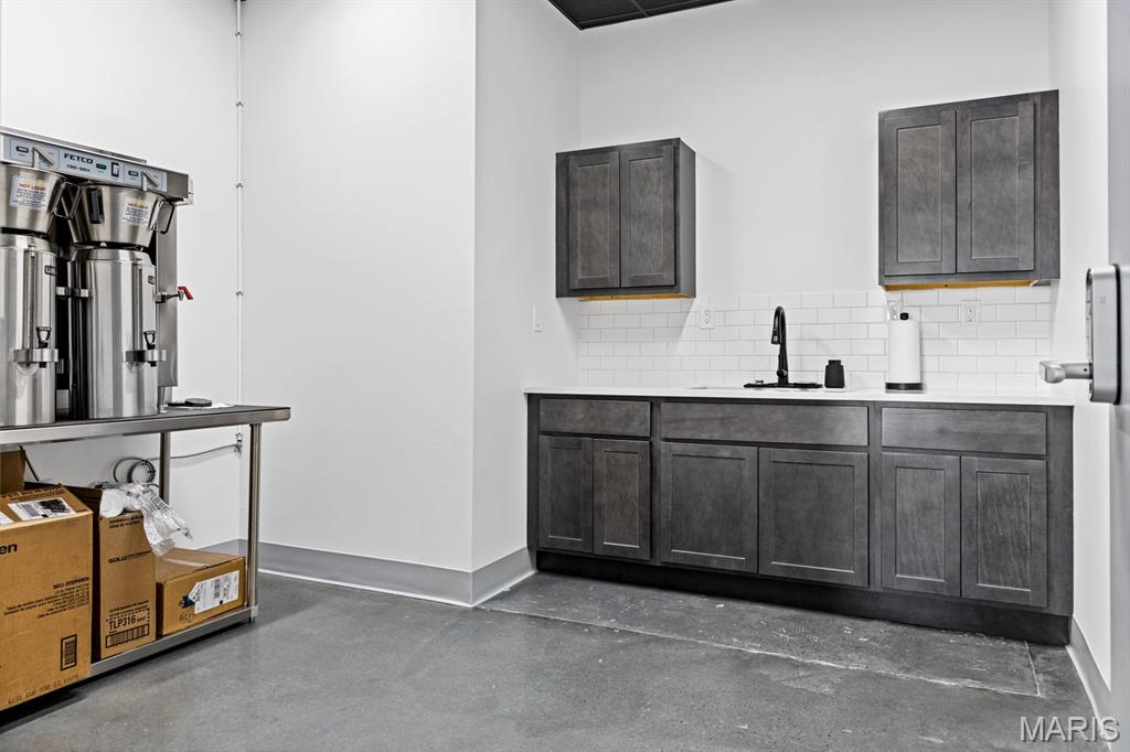 Country Side Carpets At Crossings - Commercial Lease