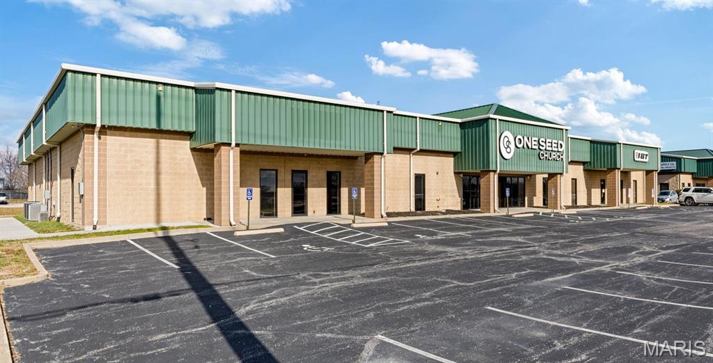 Country Side Carpets At Crossings - Commercial Lease