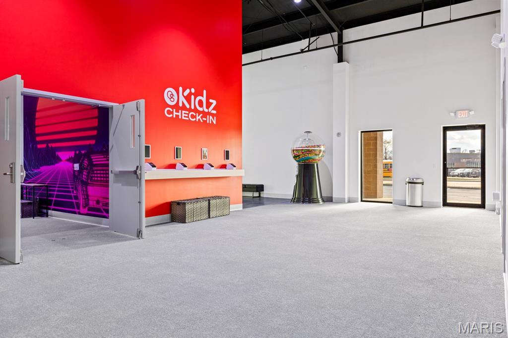 Country Side Carpets At Crossings - Commercial Lease