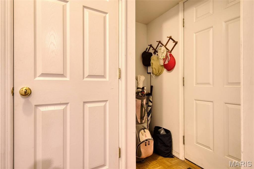 Spring Hill Farm Condo 16th - Residential