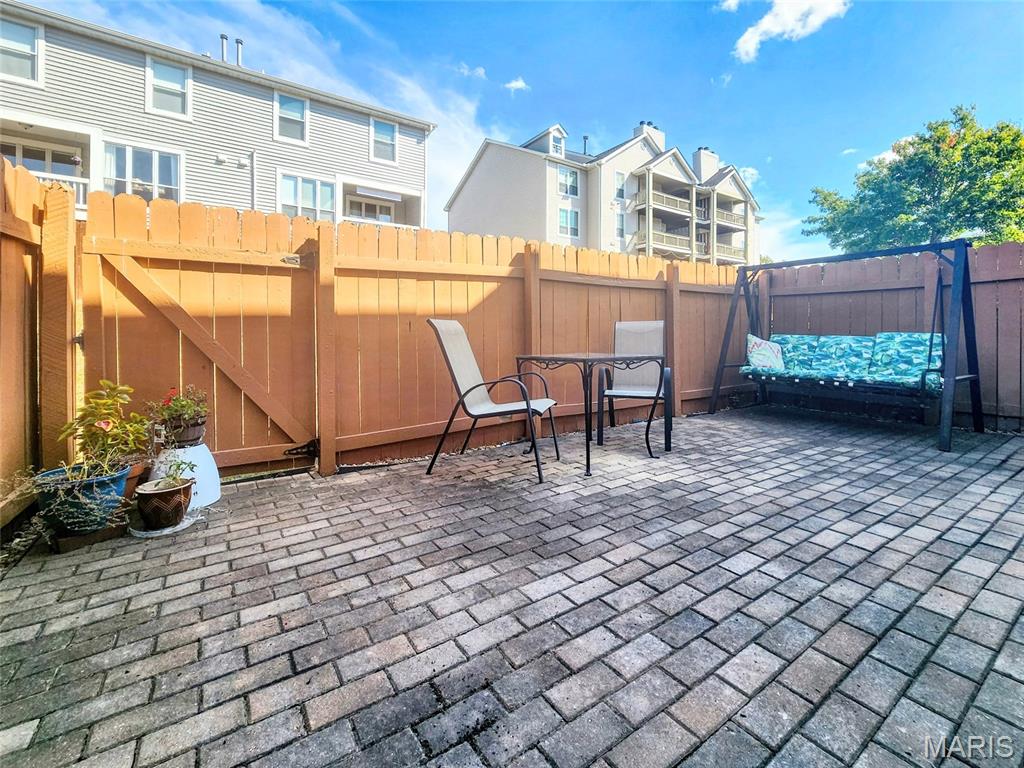 Spring Hill Farm Condo 16th - Residential