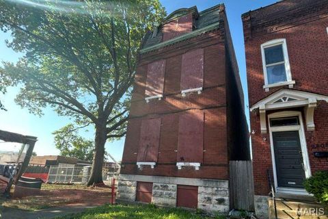 Photo of 2806 Magnolia Avenue, St Louis, MO 63118 (MLS # 26026868)