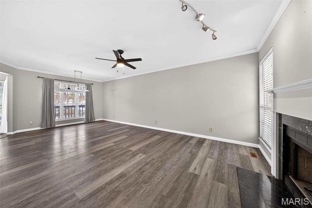 Spring Hill Farm Condo Ph 2 - Residential