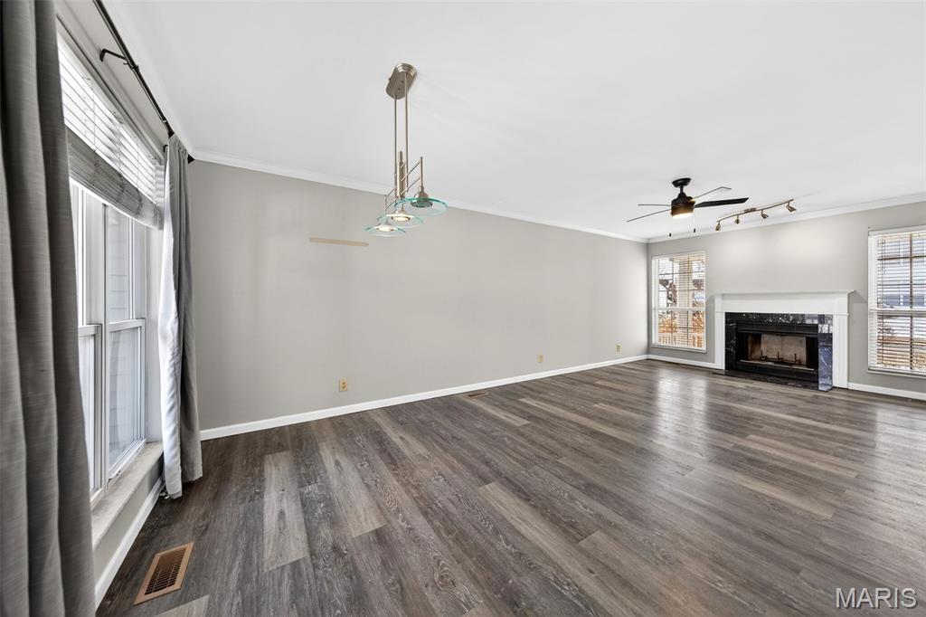 Spring Hill Farm Condo Ph 2 - Residential