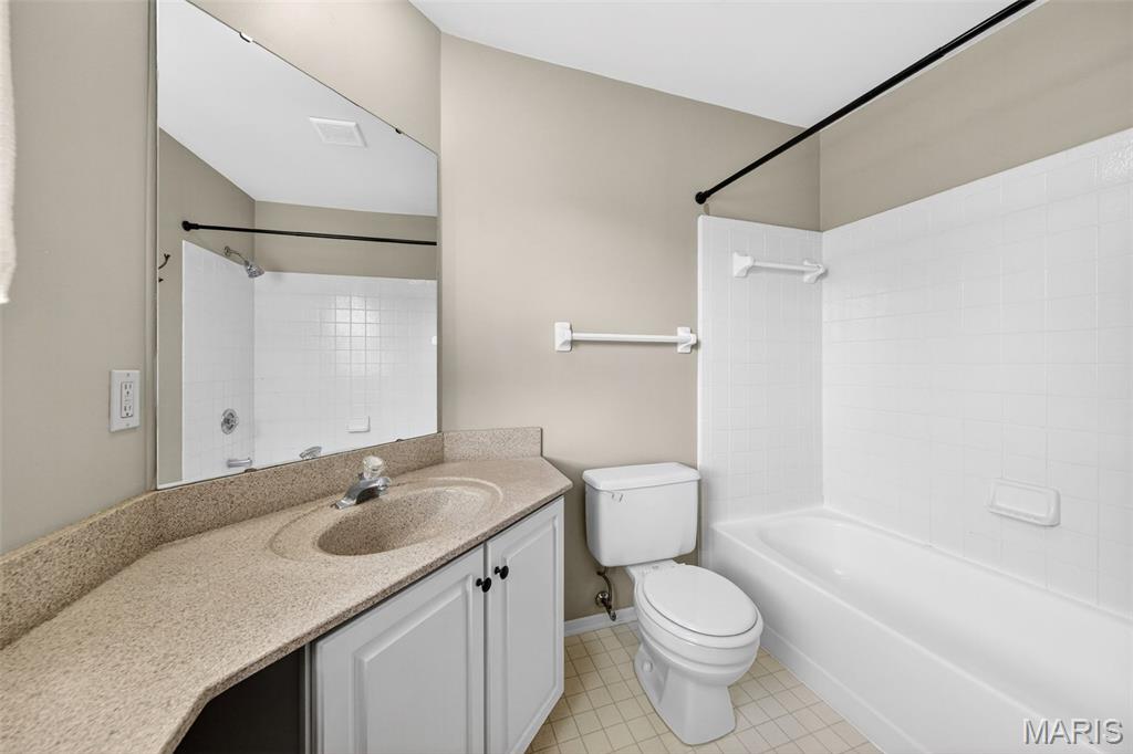 Spring Hill Farm Condo Ph 2 - Residential