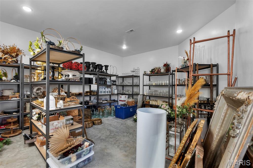 Unknown - Commercial Sale