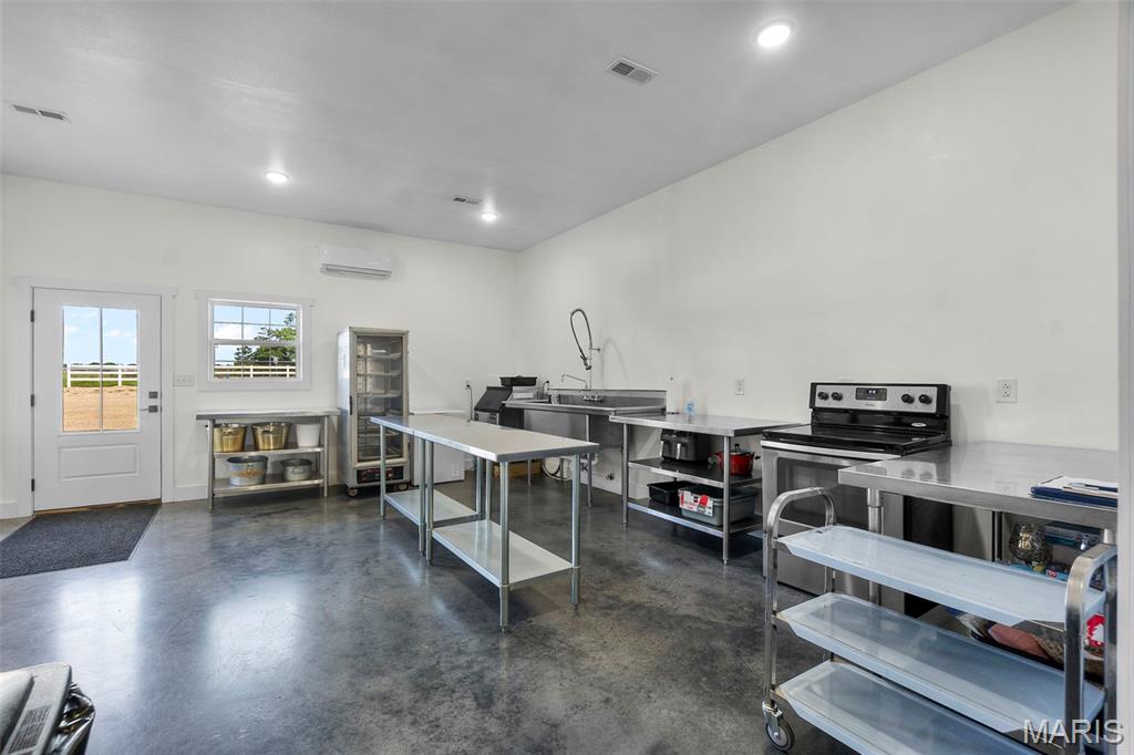 Unknown - Commercial Sale