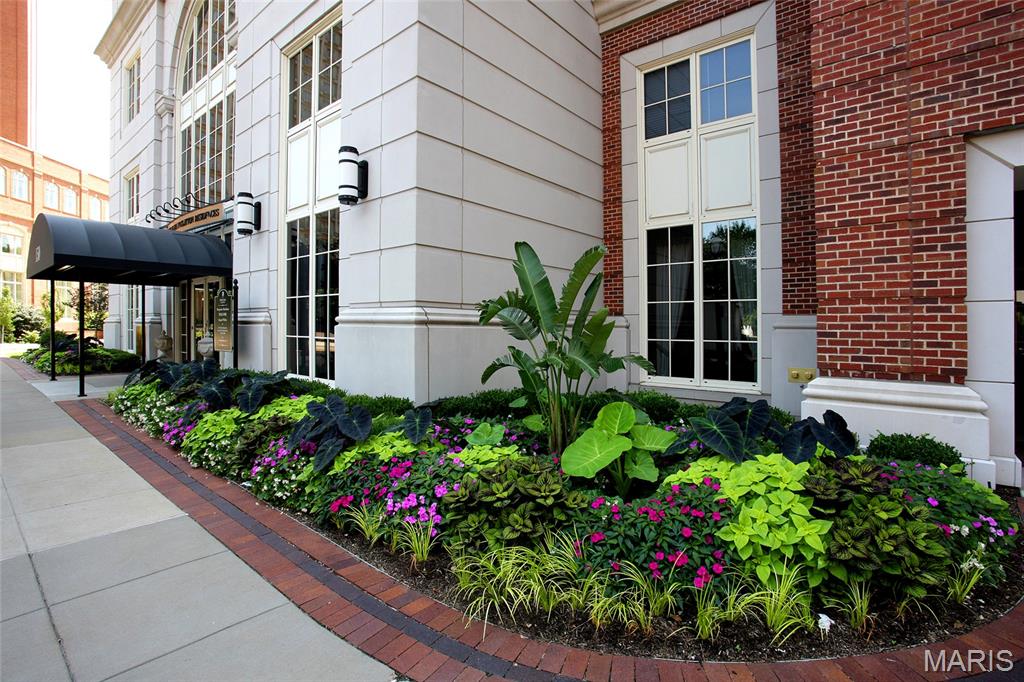 Plaza In Clayton A Condo The - Residential