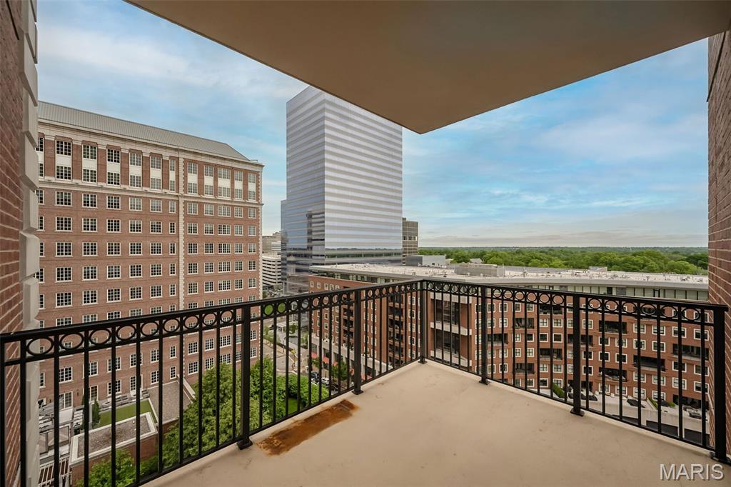 Plaza In Clayton A Condo The - Residential
