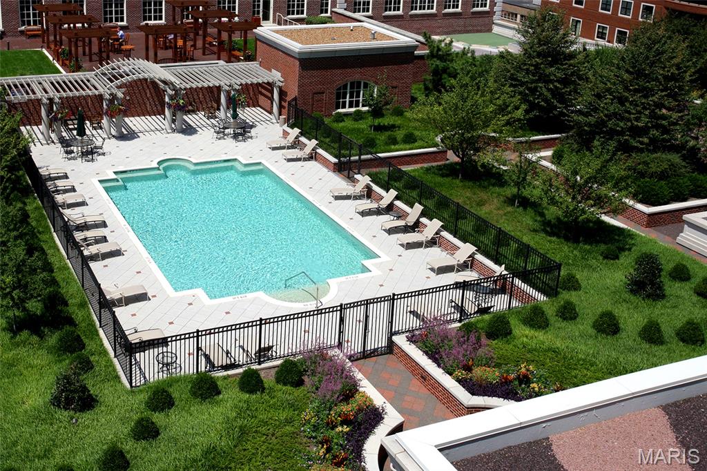 Plaza In Clayton A Condo The - Residential