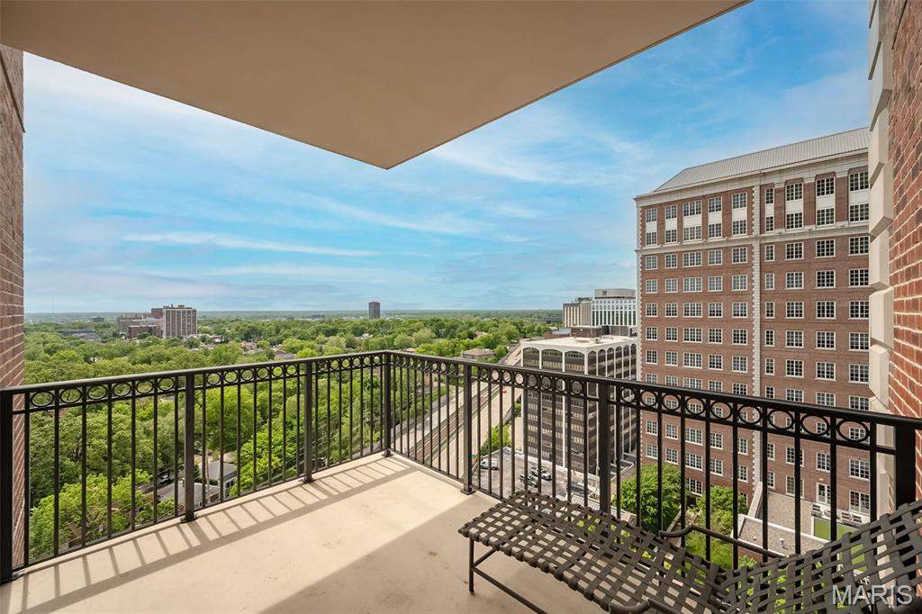 Plaza In Clayton A Condo The - Residential