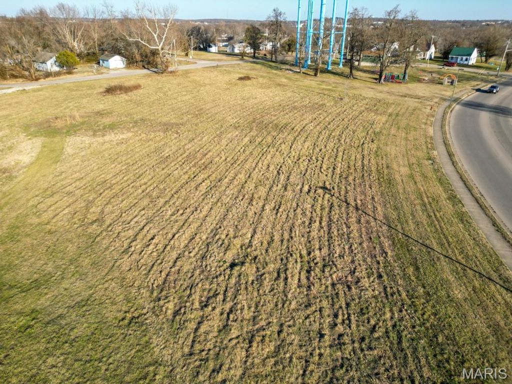 Photo of 800 CLARK Street, Lebanon, MO 65536 (MLS # 26023655)