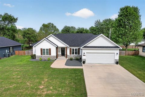 Photo of 1408 Lana Drive, Lebanon, MO 65536 (MLS # 26025845)