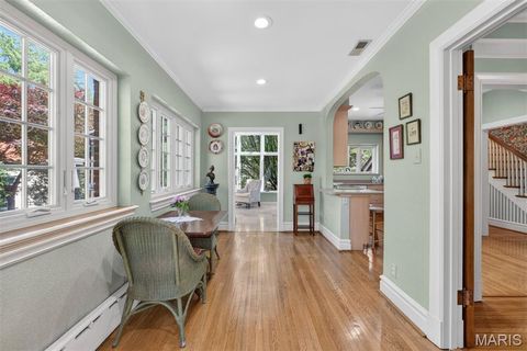 Tiny photo for 624 Locksley Place, Webster Groves, MO 63119 (MLS # 26024271)