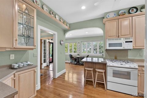 Tiny photo for 624 Locksley Place, Webster Groves, MO 63119 (MLS # 26024271)