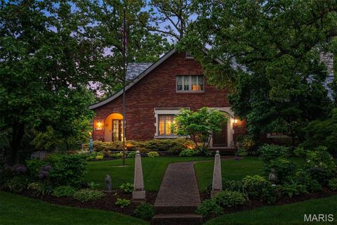 Tiny photo for 624 Locksley Place, Webster Groves, MO 63119 (MLS # 26024271)