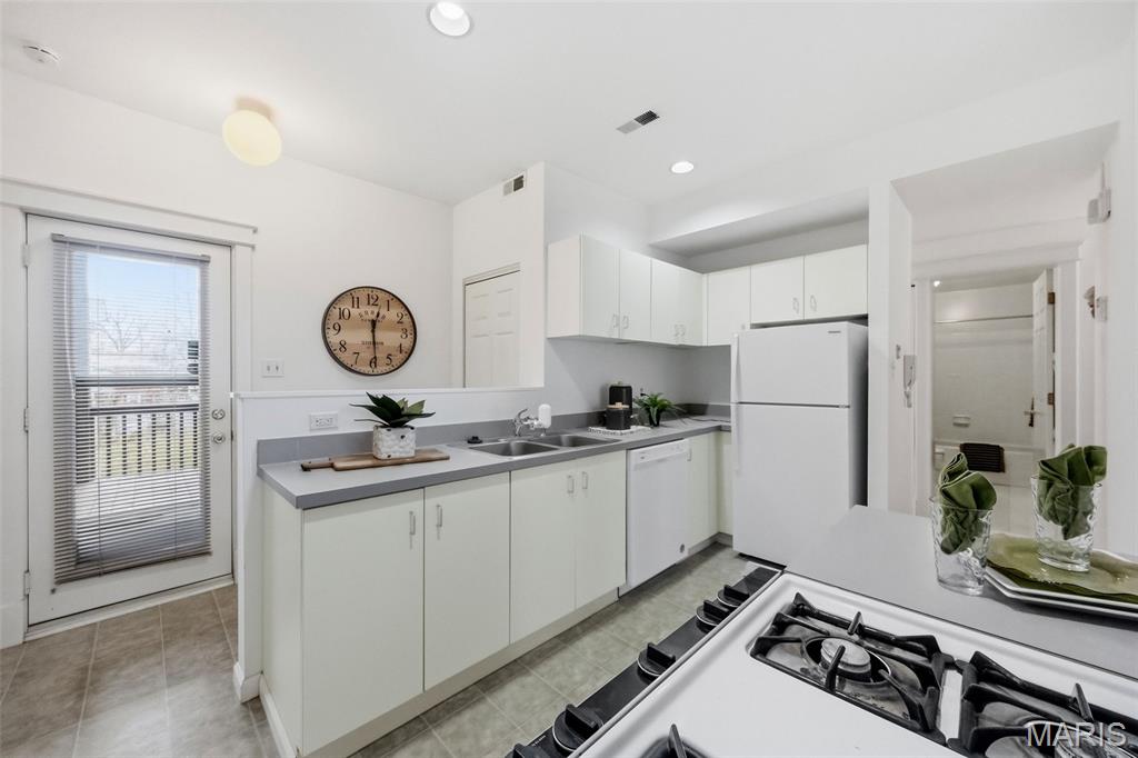 Debaliviere Place West Ph 01 - Residential