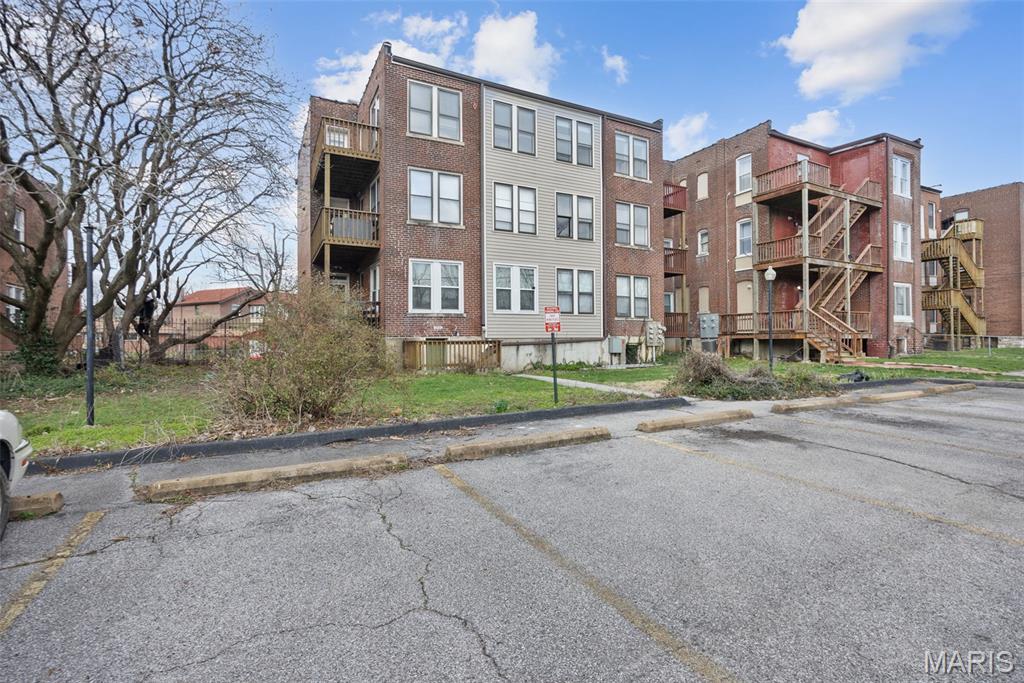 Debaliviere Place West Ph 01 - Residential