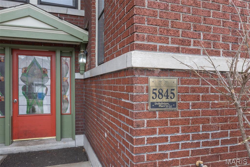 Debaliviere Place West Ph 01 - Residential