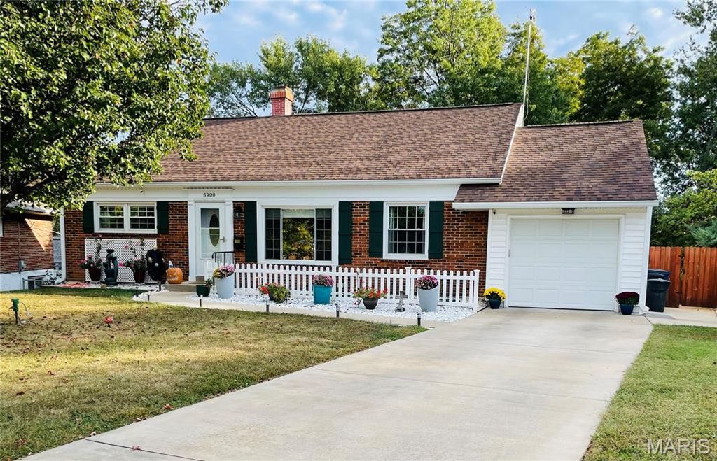 Photo of 5900 Apple Valley Drive, Affton, MO 63123 (MLS # 25070669)