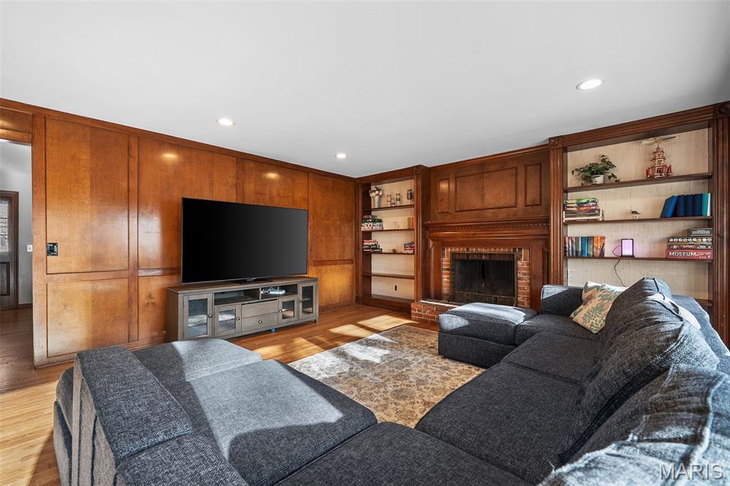 Hunters Pointe #6 - Residential