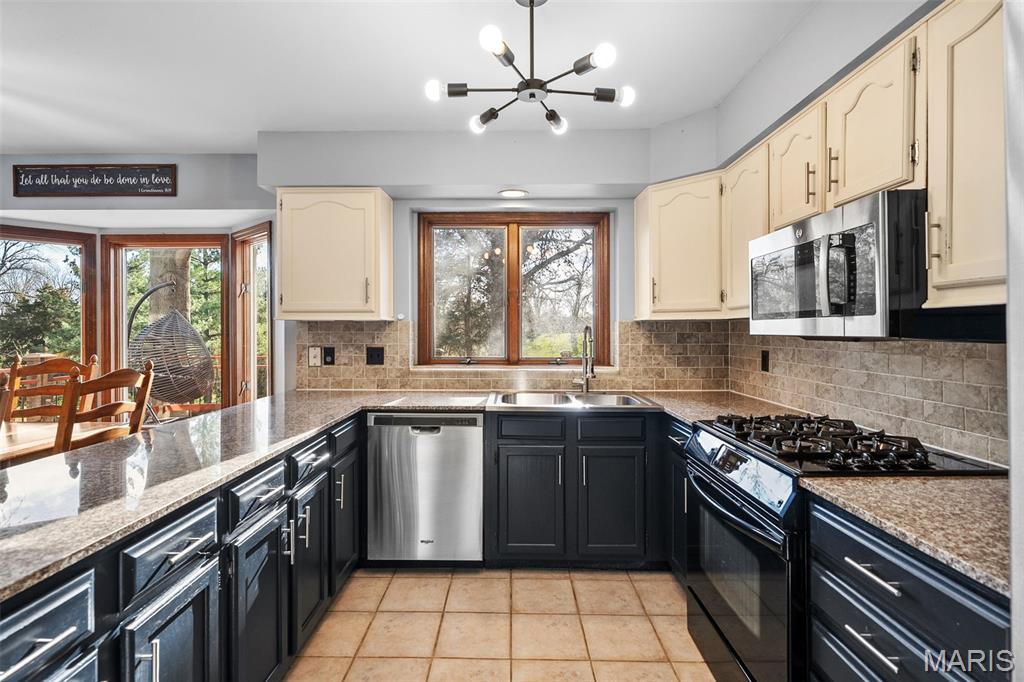 Hunters Pointe #6 - Residential