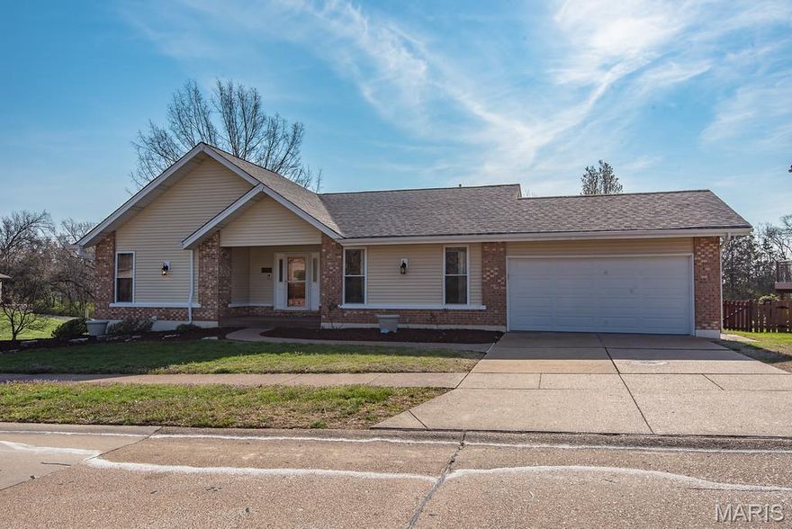 Welcome to 5902 Briarmist Place!  Located in the heart of south county with convenient access to Hwy's 55 &  270.  This great room ranch offers over 2900 sq ft of living area including the fully finished walk out lower level featuring  in-laws quarters w/ 2nd full kitchen & laundry, sleeping room and full bathroom.  Huge great room with vaulted ceilings, hardwood flooring, woodburning fireplace with brick surround & gas logs.  Large eat-in kitchen with loads of maple cabinets, wood Pella windows w/ built in mini blinds.  Main floor laundry off kitchen and garage access.  Sliding door leads to 25 x 15 deck overlooking beautiful level fenced backyard.  3 bedrooms and 2 full bath's on main level, Primary bedroom with walk-in closet and full bath.  Low maintenance brick and vinyl exterior. Newer 30 year architectural shingle roof.