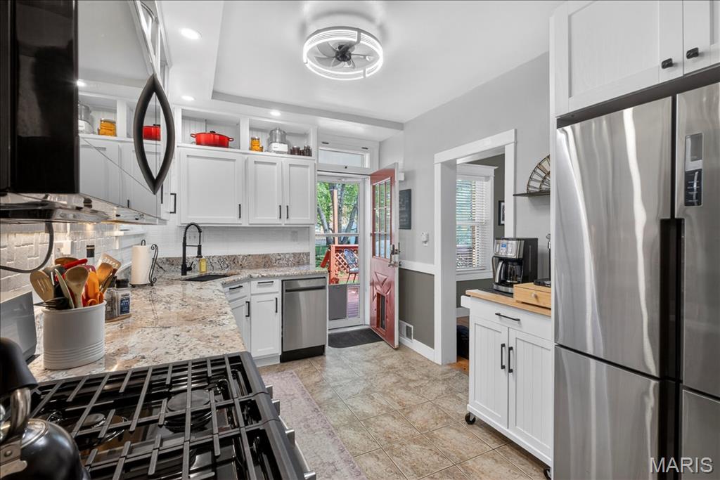 Foys Ivanhoe Add - Residential