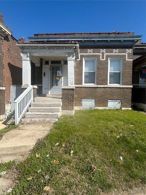 Photo of 3711 Gravois Avenue, St Louis, MO 63116 (MLS # 26017840)