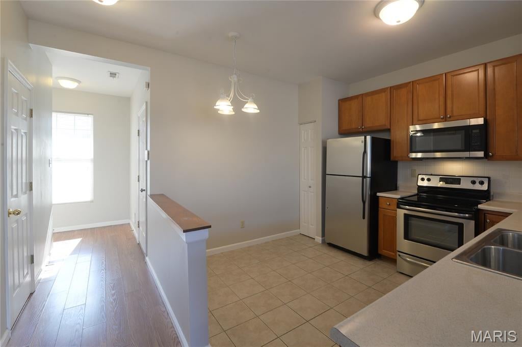 4939 Heritage Heights