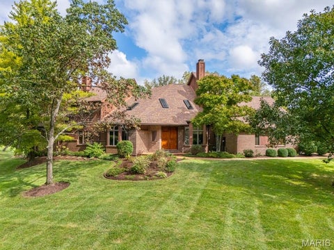 Photo of 18 Overbrook Drive, Ladue, MO 63124 (MLS # 26062618)